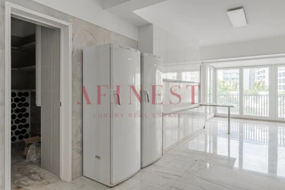 Apartamento T4 para Arrendamento em Santo António