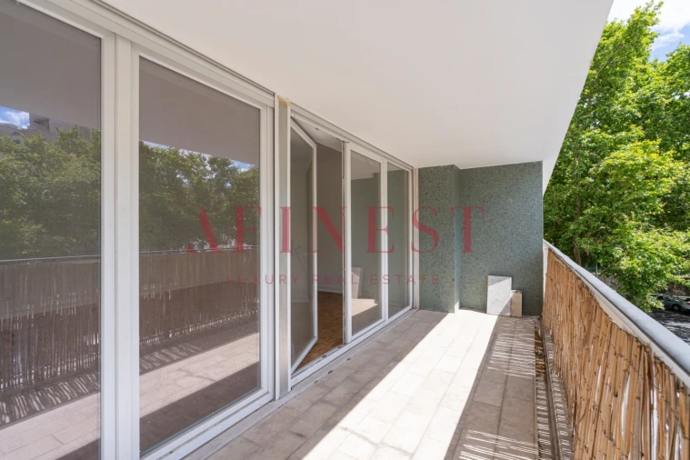 Apartamento T4 para Arrendamento em Santo António Foto 5