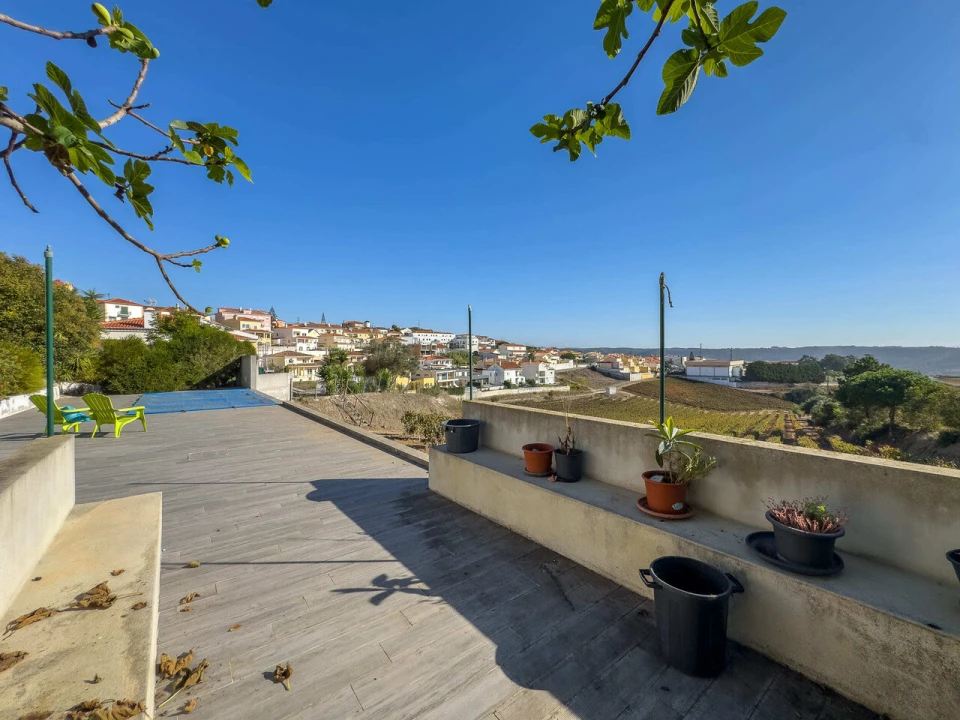 Moradia T3 para Venda em Encarnação Foto 32