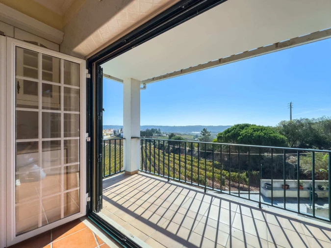 Moradia T3 para Venda em Encarnação Foto 3