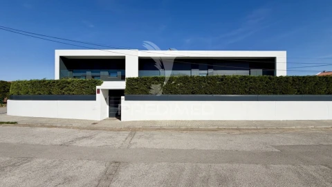 Moradia T5 para Venda em Alhos Vedros