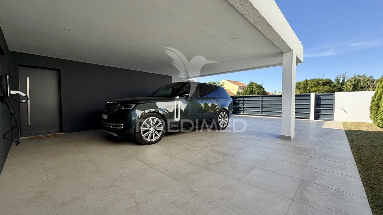 Moradia T5 para Venda em Alhos Vedros Foto 24