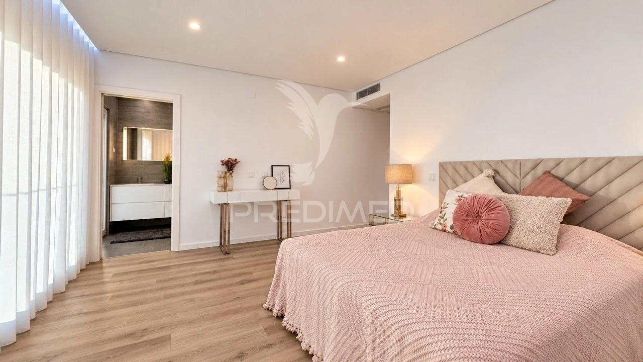 Moradia T5 para Venda em Alhos Vedros Foto 39