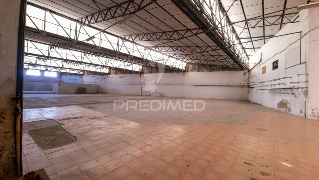 Armazém para Venda em Alcobaça e Vestiaria Foto 7