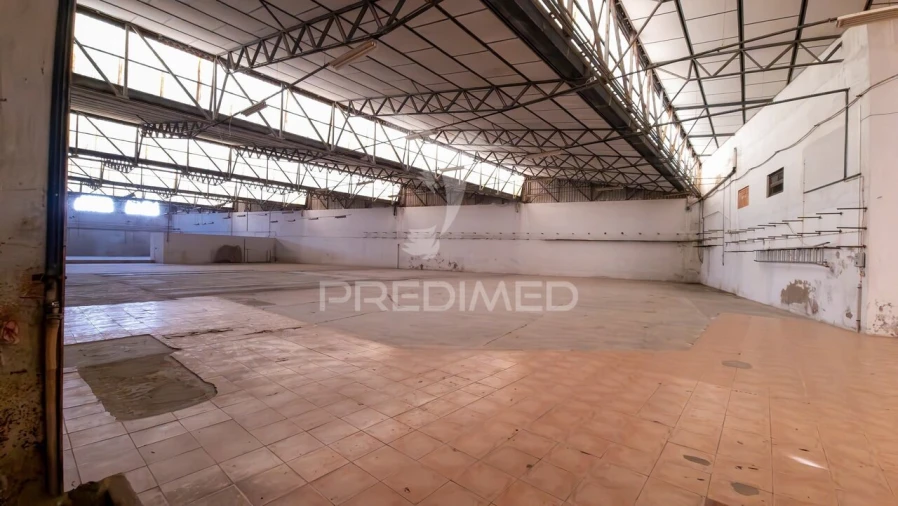 Armazém para Venda em Alcobaça e Vestiaria Foto 7