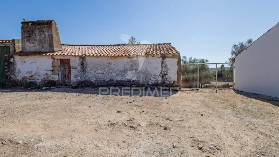 Moradia T1 para Venda em Gafanhoeira (São Pedro) e Sabugueiro