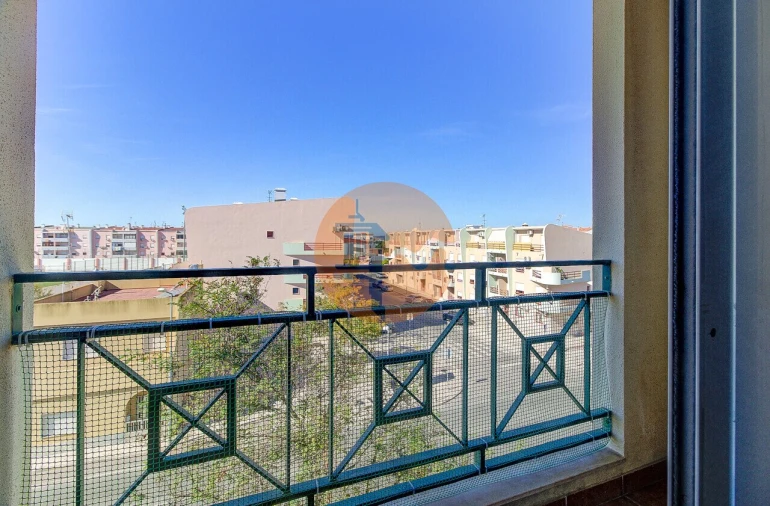 Apartamento T2 para Venda em Vila Real de Santo Antonio Foto 9