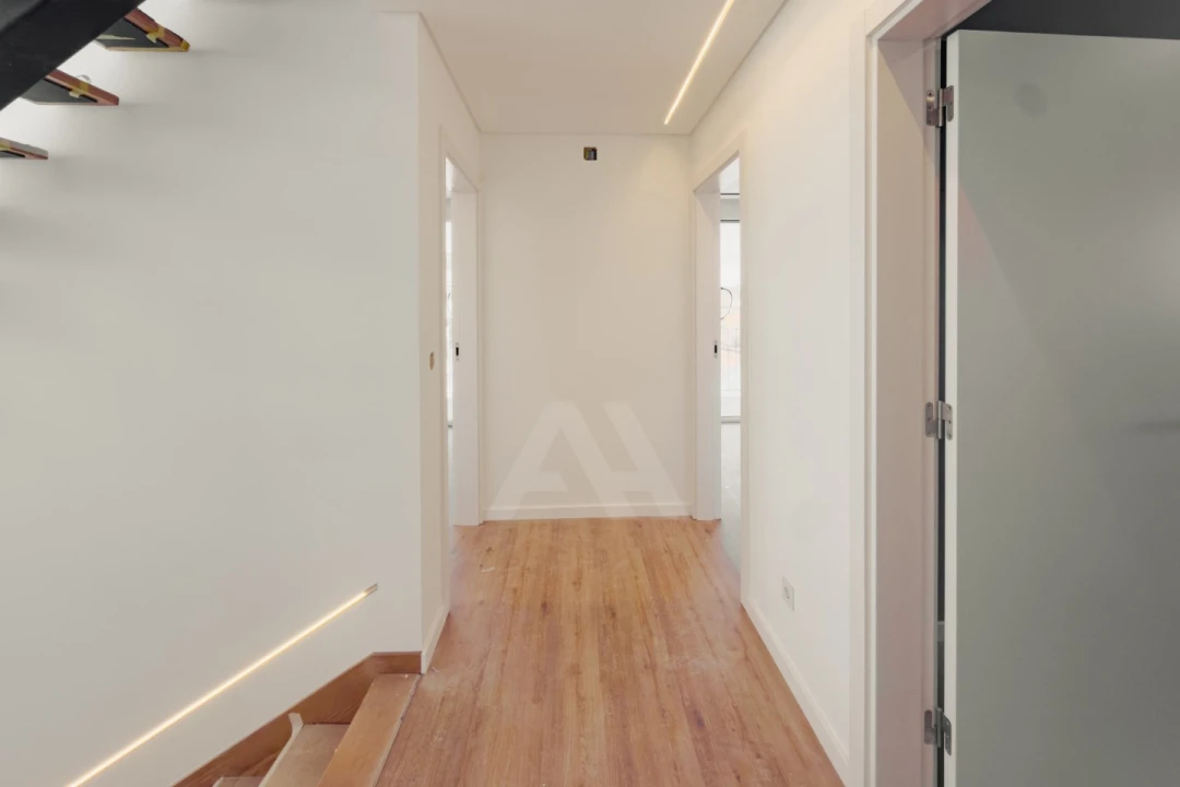 Moradia T5 para Venda em Alcabideche Foto 40