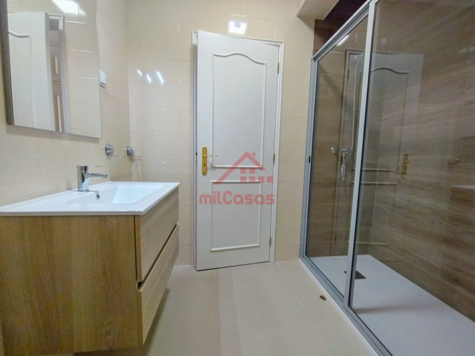 Apartamento T1 para Arrendamento em Lourinhã e Atalaia Foto 21