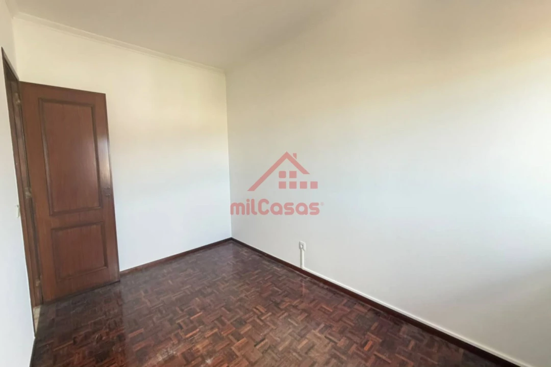 Apartamento T3 para Arrendamento em Santa Maria, São Pedro e Matacães Foto 20