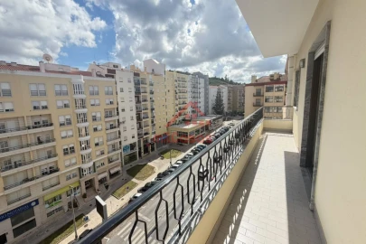 Apartamento T3 para Arrendamento em Santa Maria, São Pedro e Matacães