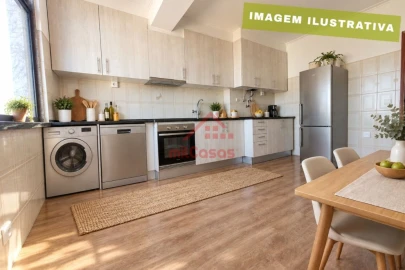 Apartamento T3 para Arrendamento em Santa Maria, São Pedro e Matacães