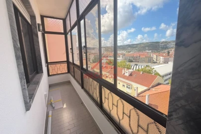 Apartamento T3 para Arrendamento em Santa Maria, São Pedro e Matacães