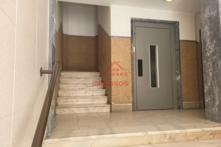 Apartamento T3 para Arrendamento em Santa Maria, São Pedro e Matacães Foto 3