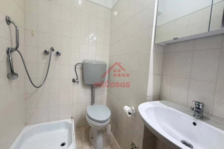 Apartamento T3 para Arrendamento em Santa Maria, São Pedro e Matacães Foto 22
