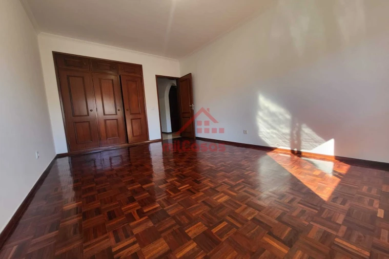 Apartamento T3 para Arrendamento em Santa Maria, São Pedro e Matacães Foto 24