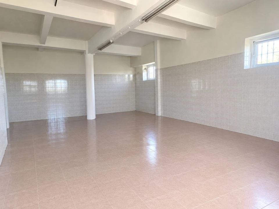Armazém para Venda em São João das Lampas e Terrugem Foto 3