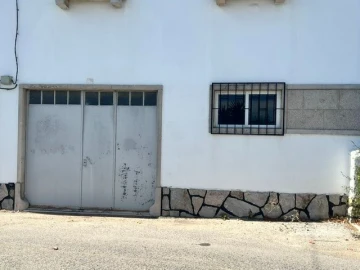 Armazém para Venda em São João das Lampas e Terrugem