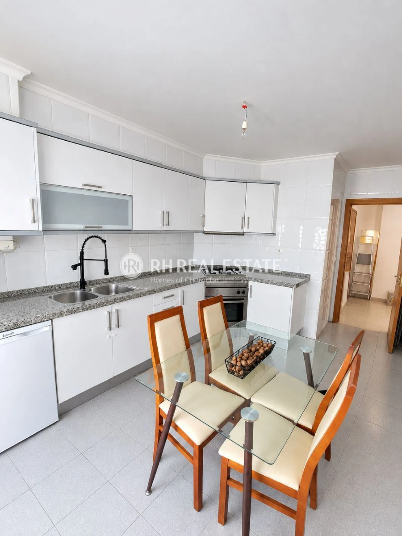 Apartamento T1 para Arrendamento em Tavarede Foto 2