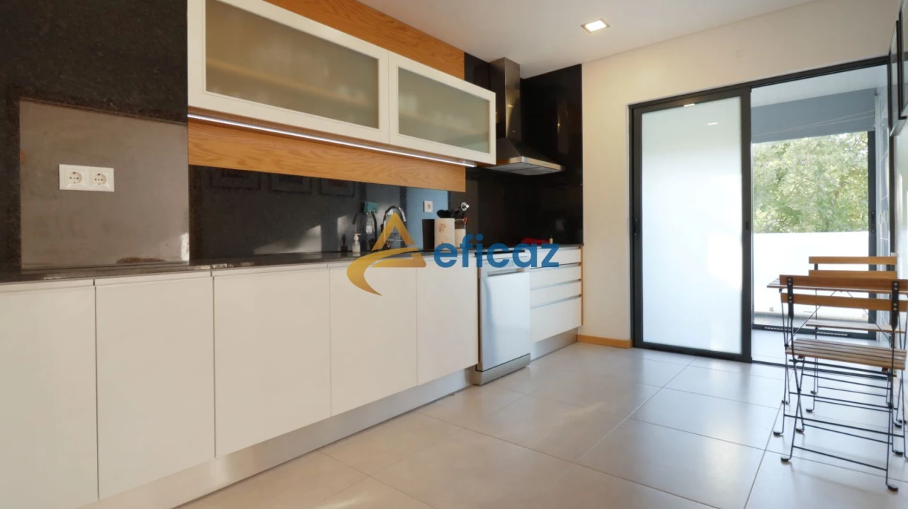 Apartamento T2 para Venda em Paredes Foto 7