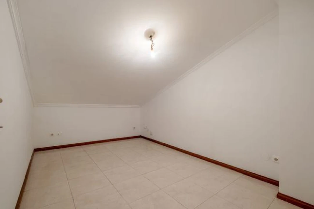 Moradia T3 para Venda em Folgosa Foto 23