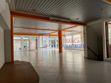 Prédio para Venda em Ponta Delgada (São Pedro)