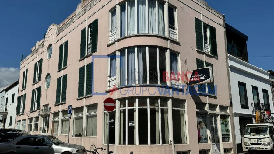 Prédio para Venda em Ponta Delgada (São Pedro)