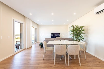 Apartamento T3 para Venda em Atalaia e Alto Estanqueiro-Jardia