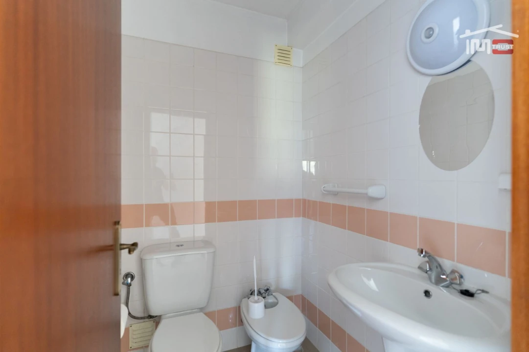 Apartamento T1 para Venda em Minde Foto 15