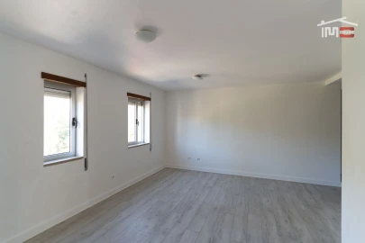 Apartamento T1 para Venda em Minde