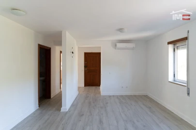 Apartamento T1 para Venda em Minde