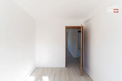 Apartamento T1 para Venda em Minde