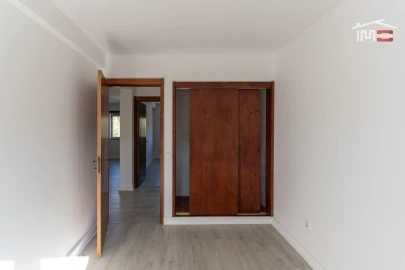 Apartamento T1 para Venda em Minde