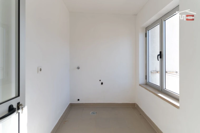 Apartamento T1 para Venda em Minde Foto 8