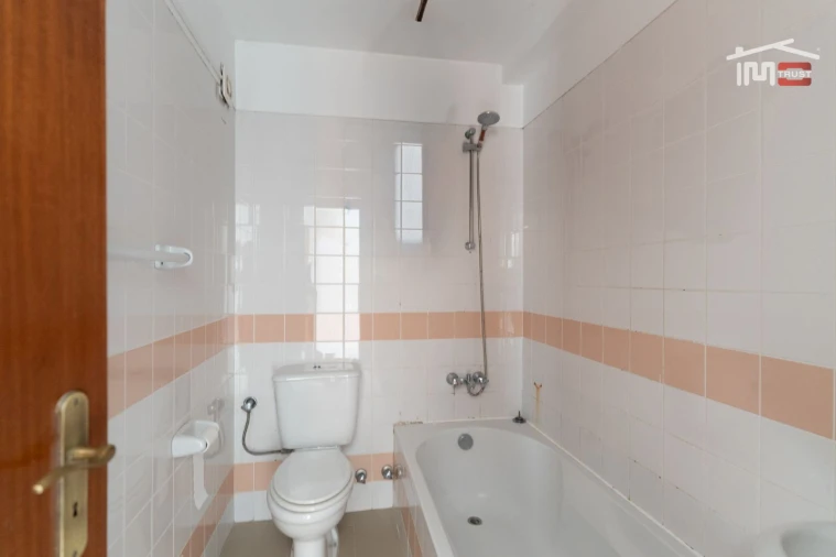 Apartamento T1 para Venda em Minde Foto 14