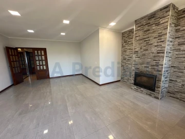 Apartamento T3 para Venda em Paços de Brandão