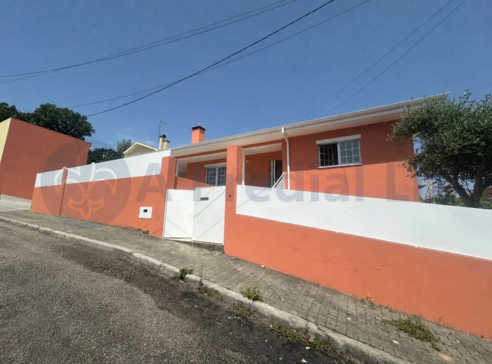 Moradia T3 para Venda em Canedo, Vale e Vila Maior Foto 1