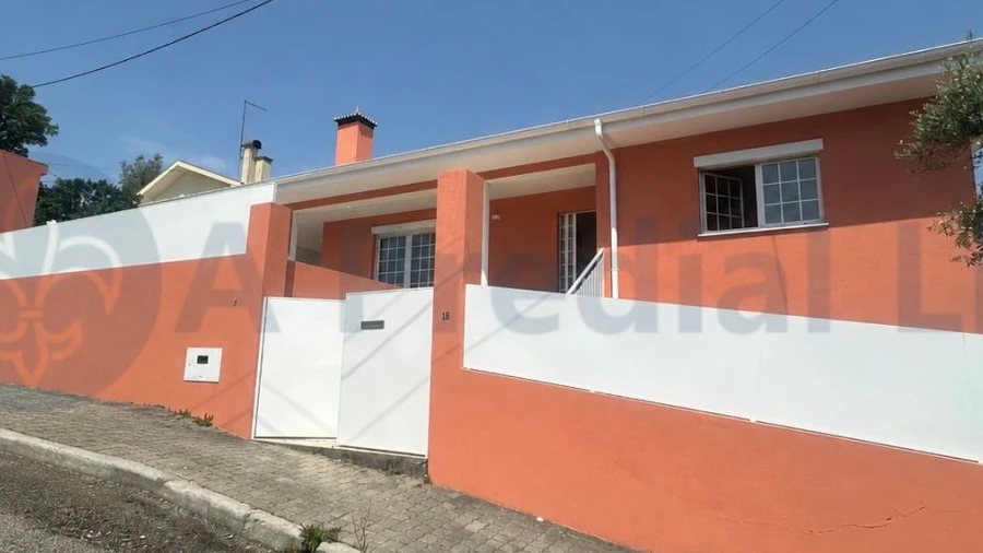 Moradia T3 para Venda em Canedo, Vale e Vila Maior