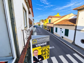 Moradia T5 para Venda em Ribeirinha