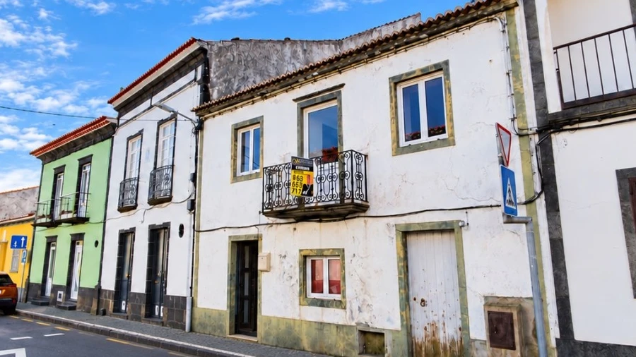 Moradia T5 para Venda em Ribeirinha