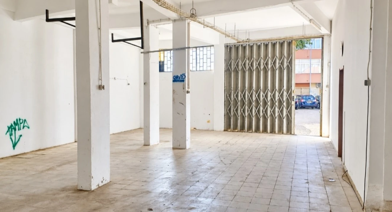Armazém para Arrendamento em Falagueira-Venda Nova Foto 12