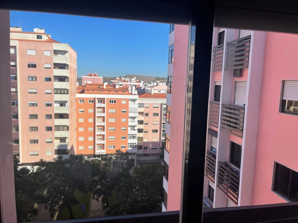 Apartamento T2 para Arrendamento em Cacém e São Marcos Foto 1