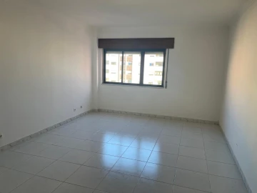 Apartamento T2 para Arrendamento em Cacém e São Marcos