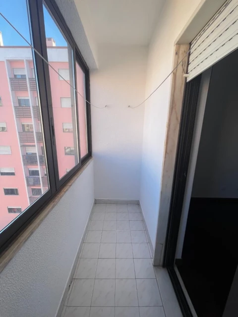 Apartamento T2 para Arrendamento em Cacém e São Marcos