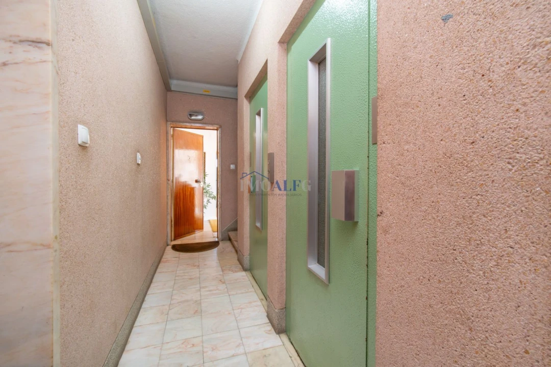 Apartamento T2 para Venda em Águas Livres Foto 21