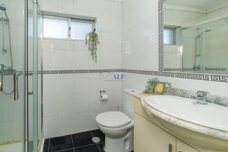 Apartamento T2 para Venda em Águas Livres Foto 14