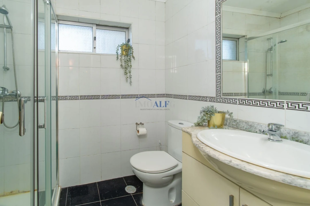 Apartamento T2 para Venda em Águas Livres Foto 14