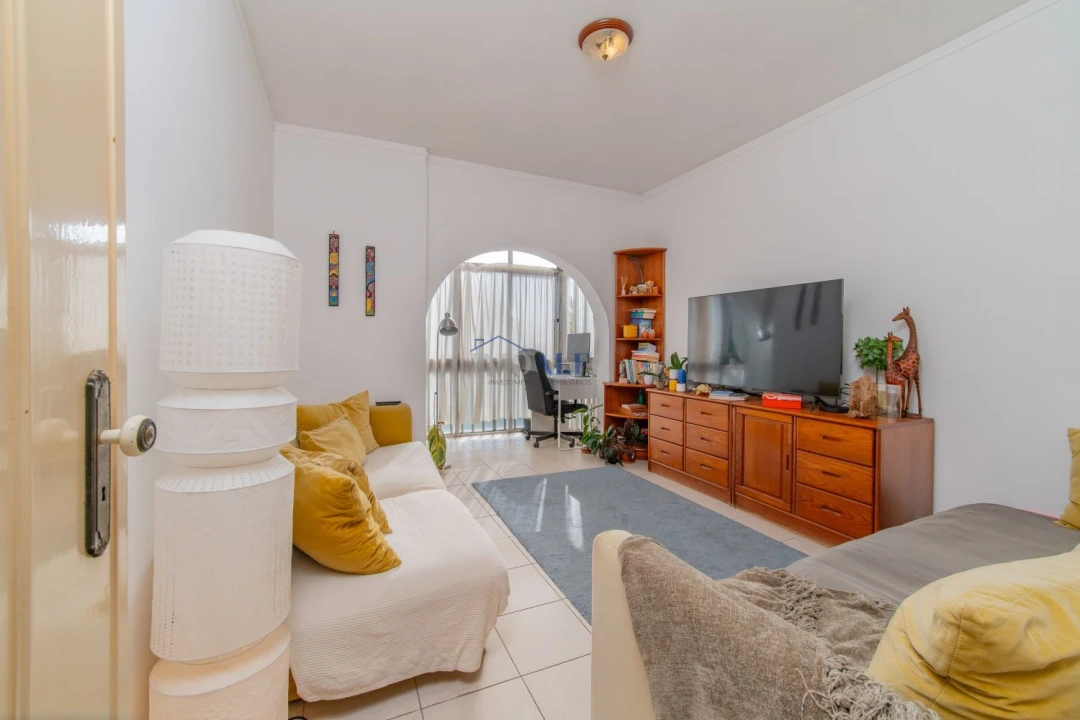 Apartamento T2 para Venda em Águas Livres Foto 1