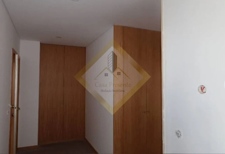 Apartamento T2 para Venda em Nogueira da Regedoura Foto 12