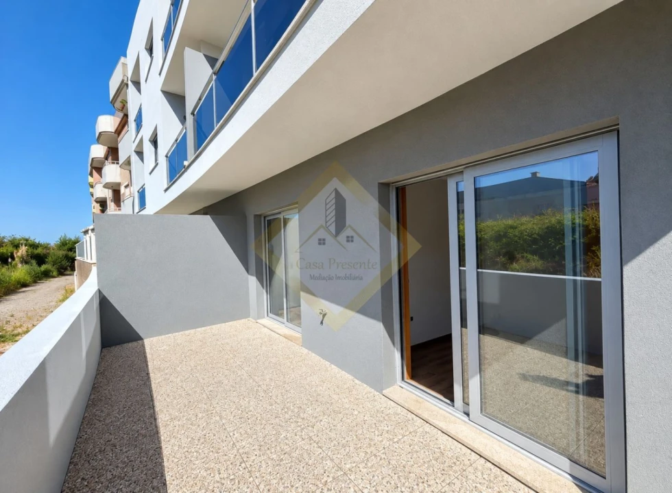 Apartamento T2 para Venda em Nogueira da Regedoura Foto 11